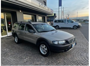 VOLVO XC70 AWD MOMENTUM 2.4 TURBO ISCRITTA A.S.I.